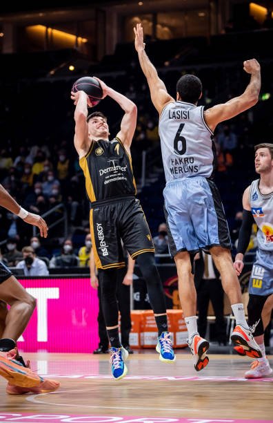 这名小伙的 这名小伙的